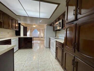 1852 Jack Nicklaus Dr, El Paso, TX 79935 - photo 7