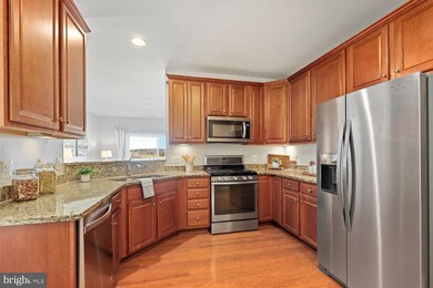 8980 Fascination Ct unit 412, Lorton, VA 22079 - photo 5