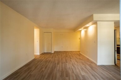 45 Bullocks Point Ave unit 5B, Riverside, RI 02915 - photo 4