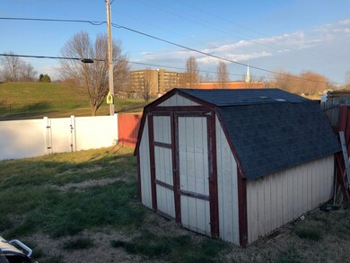 8501 Tiffany Brooke Ct, Louisville, KY 40228 - photo 2