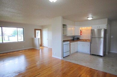Kitchen / Dining