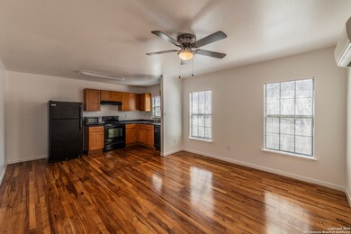 610 Butcher St unit G, New Braunfels, TX 78130 - photo 2