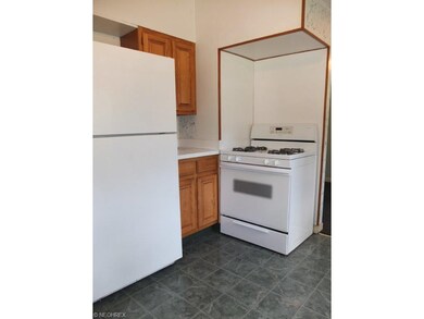 Another view of the kitchen.
