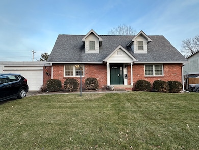 3231 Fairlawn Dr, Columbus, IN 47203 - photo 2
