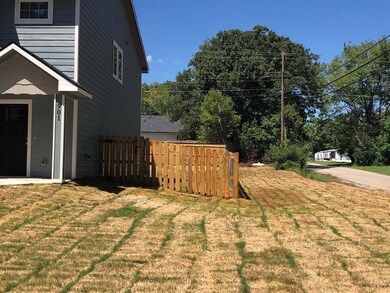 901 W Collins St, Denison, TX 75020 - photo 2