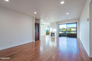 8710 Independence Ave unit 307, Canoga Park, CA 91304 - photo 2