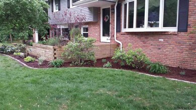 4 Hemlock Ln, Schenectady, NY 12302 - photo 3