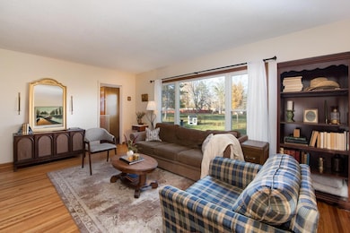 112 N Park Ln, Le Sueur, MN 56058 - photo 3