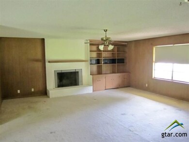 4601 4601 Leisure Ln, Tyler, TX 75703 - photo 2