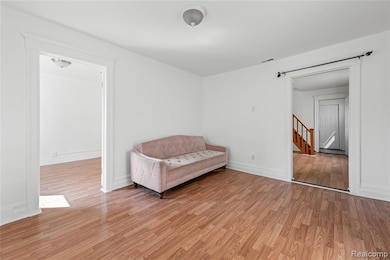 2343 Evaline St, HamtraMcK, MI 48212 - photo 6