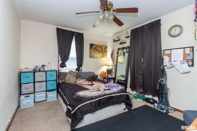 1915 Bridge Ave, Davenport, IA 52803 - photo 7