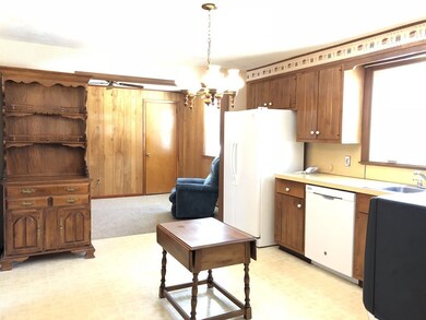 102 Jensen Cir, West Springfield, MA 01089 - photo 7