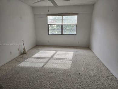 1000 SW 128th Terrace unit V410, Pembroke Pines, FL 33027 - photo 4