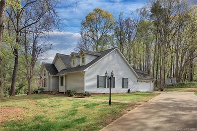 152 Eastwood Dr, Statesville, NC 28625 - photo 3