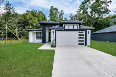 519 Lovers Ln, Dayton, TX 77535 - photo 5