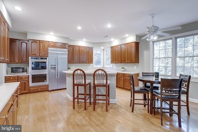 9370 Colbert Ct, Fairfax, VA 22032 - photo 6