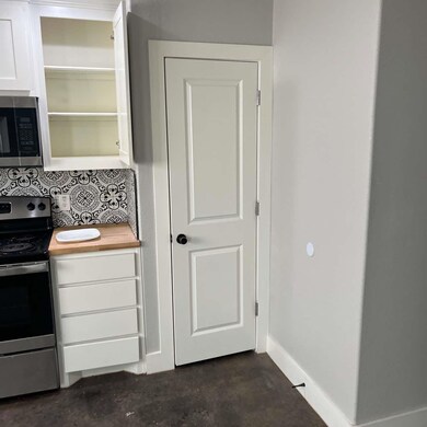 810 W Coffin St, Denison, TX 75020 - photo 2