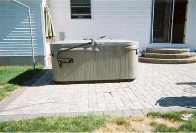 151 Ferry St, Easthampton, MA 01027 - photo 4