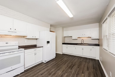 215 Kim Ct, Louisville, KY 40214 - photo 7