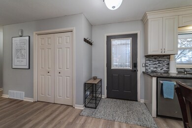 112 Sabra Ct, Saint Paul, MN 55124 - photo 2