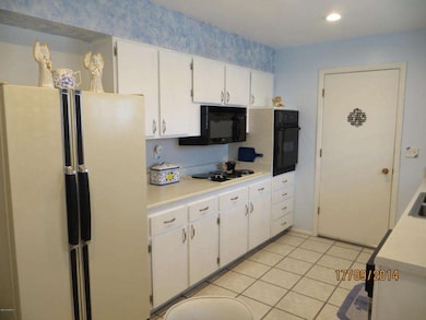 10015 W Deanne Dr, Sun City, AZ 85351 - photo 5