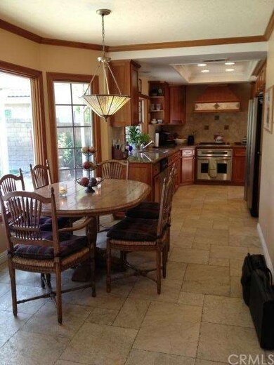 KITCHEN & BREAKFAST NOOK