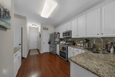 605 S Jade Ln unit 904, Round Lake, IL 60073 - photo 3