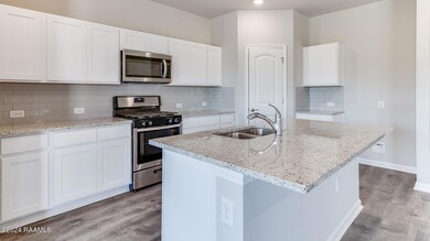 2 - X40H - White - 205 Acadian Lake