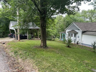 Mon front of house side