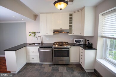 9617 Nonquitt Dr, Fairfax, VA 22031 - photo 2