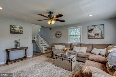 836 Andover Rd, Lansdale, PA 19446 - photo 3