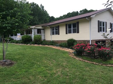 110 Towering Oaks Dr, Tennessee Ridge, TN 37178 - photo 4