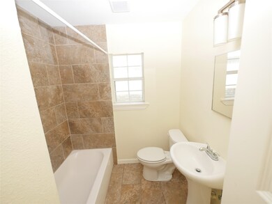 4725 Denmark St, Houston, TX 77016 - photo 5