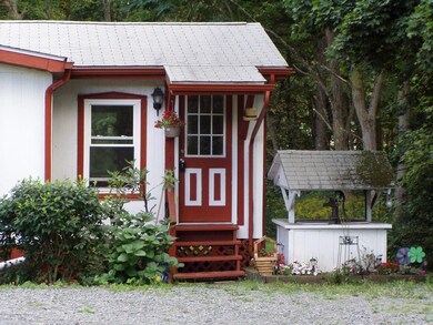 265 Wieboldt Rd, Cresco, PA 18326 - photo 2