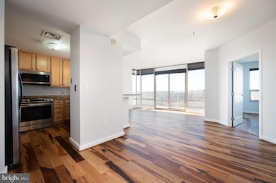 River Tower at Christina Landing unit 806, Wilmington, DE 19801 - photo 2