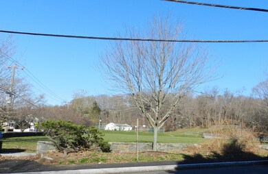 106 Pemberwick Rd unit 2, Greenwich, CT 06831 - photo 2