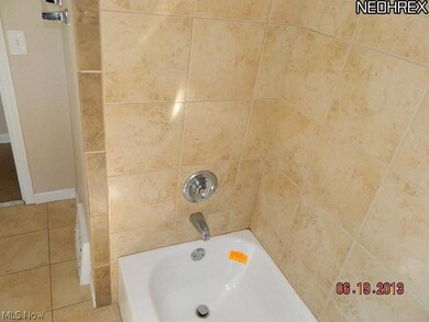 16705 Raymond St, Maple Heights, OH 44137 - photo 6