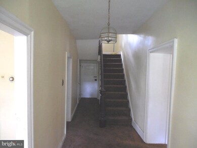 175 Sycamore Ln, Phoenixville, PA 19460 - photo 2
