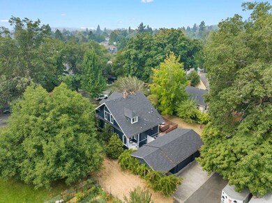 310 NW A St, Grants Pass, OR 97526 - photo 5