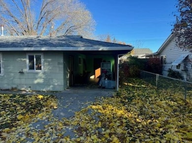 746 Oak St, Yreka, CA 96097 - photo 2