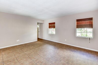 2-Living Room Area