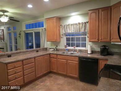 19352 Paradise Manor Dr, Hagerstown, MD 21742 - photo 7