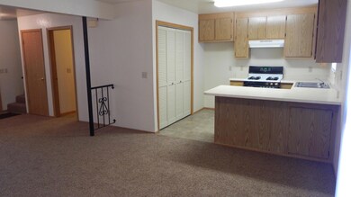 dining room to kitchen
