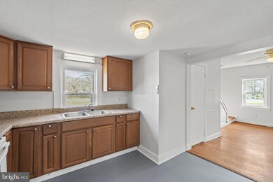 822 N Commerce Ave, Front Royal, VA 22630 - photo 4