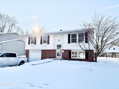 632 Brahier Ln, Maumee, OH 43537 - photo 2