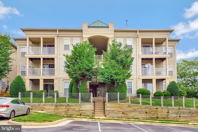 1067 Gardenview Loop unit 302, Woodbridge, VA 22191 - photo 2