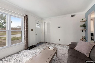 2217 E 10 Mile Rd, Royal Oak, MI 48067 - photo 3