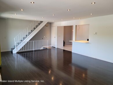 88 Daffodil Ln unit A, Staten Island, NY 10314 - photo 3