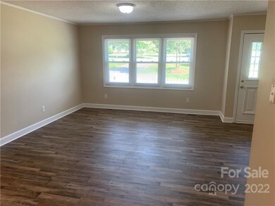 408 Millsaps Rd, Statesville, NC 28625 - photo 4