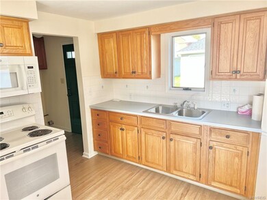 254 Oelkers St, North Tonawanda, NY 14120 - photo 3